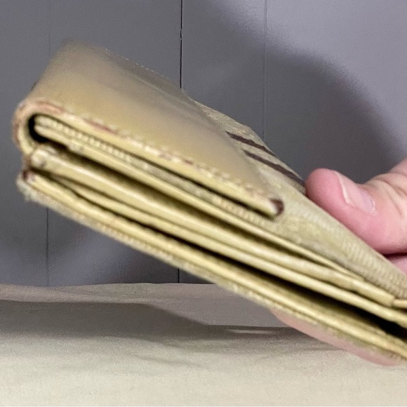 Gucci Beige and Brown Clutch - Picture 14 of 14